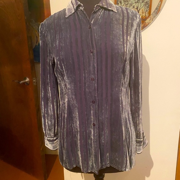 Express Velvet Pee-k-boo Blouse - Picture 1 of 8